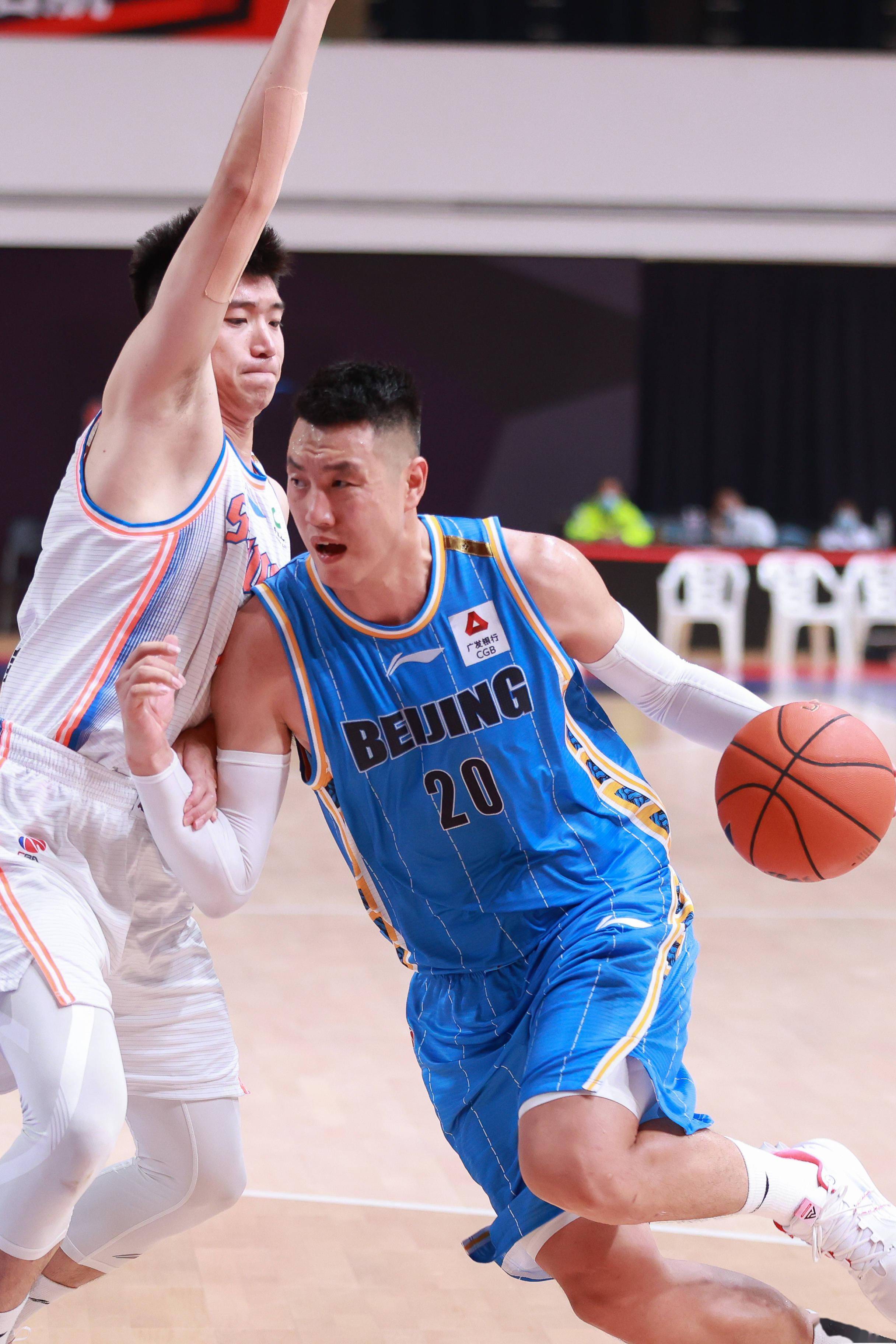 灯下更容易 灯下更容易